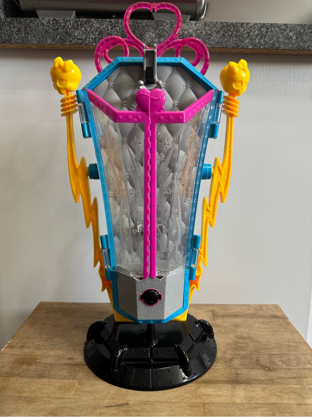 Monster High Frankie's recharge station
